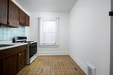 Photo 28 at 38 Bellwoods Avenue, Bellwoods, Toronto