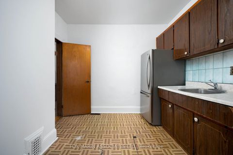 Photo 29 at 38 Bellwoods Avenue, Bellwoods, Toronto