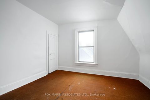 Photo 35 at 38 Bellwoods Avenue, Bellwoods, Toronto