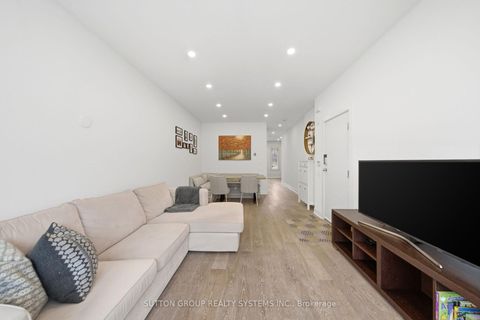 Photo 3 at 99A Walmer Road, Annex, Toronto