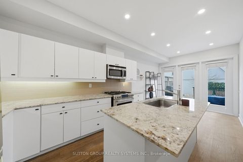 Photo 15 at 99A Walmer Road, Annex, Toronto