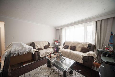 Photo 3 at 19 Buttonwood Avenue, Mount Dennis, Toronto