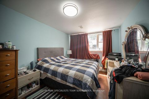 Photo 13 at 19 Buttonwood Avenue, Mount Dennis, Toronto