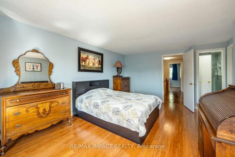 Photo 14 at 820 Bennett Crescent, Pinecrest, Oshawa