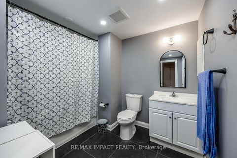 Photo 15 at 820 Bennett Crescent, Pinecrest, Oshawa