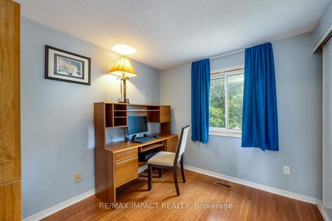 Photo 20 at 820 Bennett Crescent, Pinecrest, Oshawa