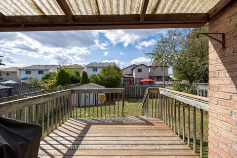 Photo 26 at 820 Bennett Crescent, Pinecrest, Oshawa