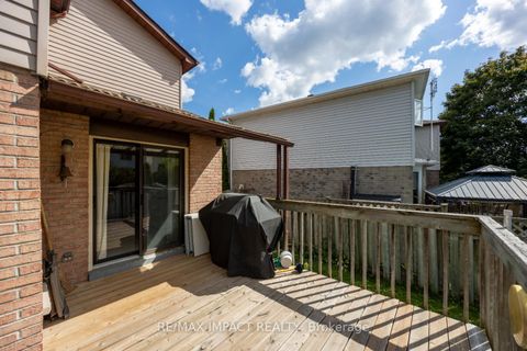 Photo 27 at 820 Bennett Crescent, Pinecrest, Oshawa