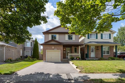 Photo 32 at 820 Bennett Crescent, Pinecrest, Oshawa
