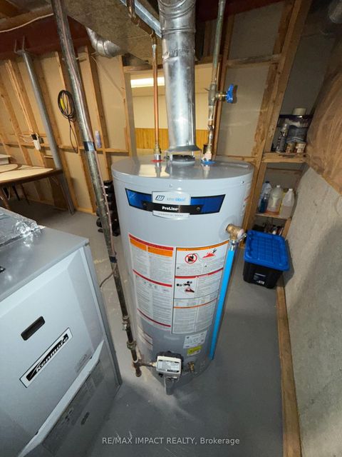 Photo 36 at 820 Bennett Crescent, Pinecrest, Oshawa