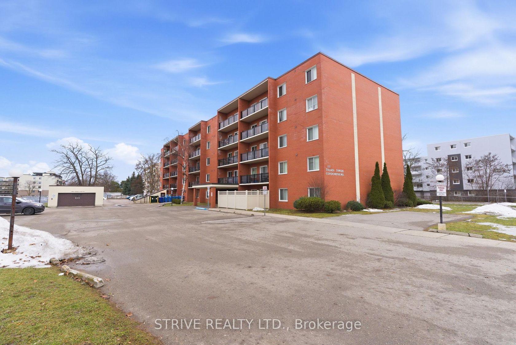 408 - 131 Taunton Road E, Centennial, Oshawa 