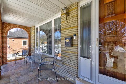 Photo 2 at 11 Ranwood Drive, Pelmo Park W4, Toronto