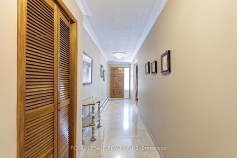 Photo 10 at 11 Ranwood Drive, Pelmo Park W4, Toronto