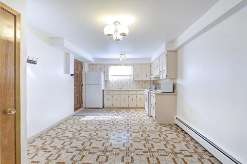 Photo 31 at 11 Ranwood Drive, Pelmo Park W4, Toronto