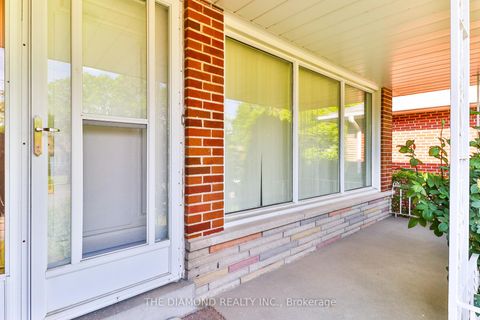 Photo 2 at 100 Summitcrest Drive, Richview, Toronto