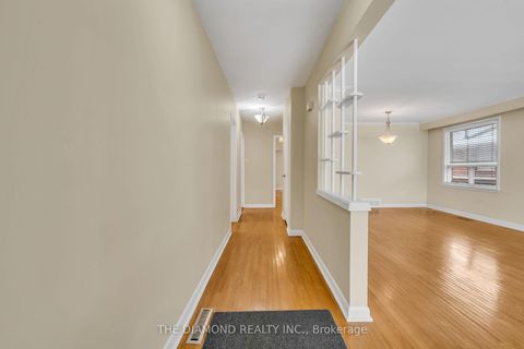 Photo 4 at 100 Summitcrest Drive, Richview, Toronto
