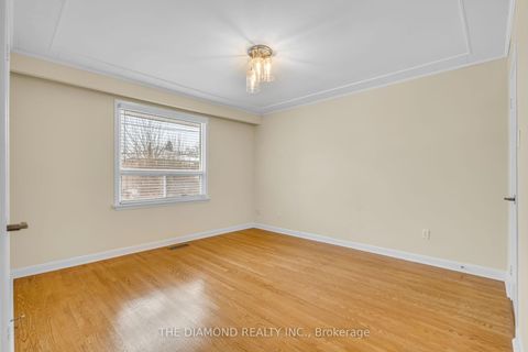 Photo 18 at 100 Summitcrest Drive, Richview, Toronto