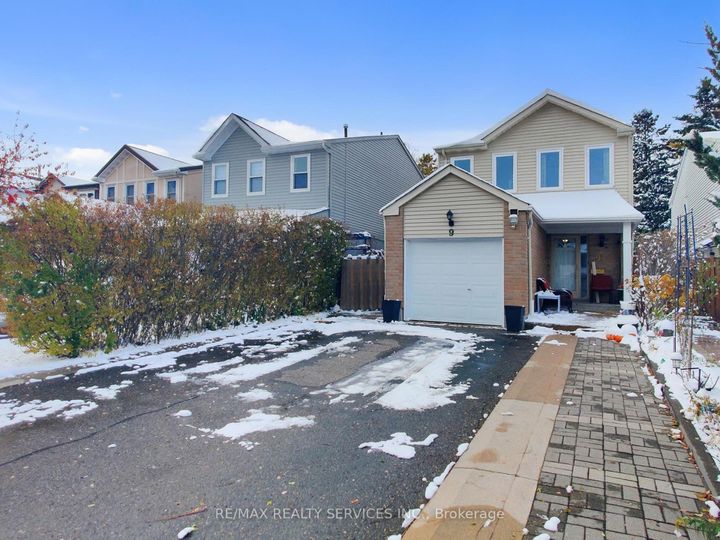 Photo 1 at 9 Malabar Crescent, Central Park, Brampton
