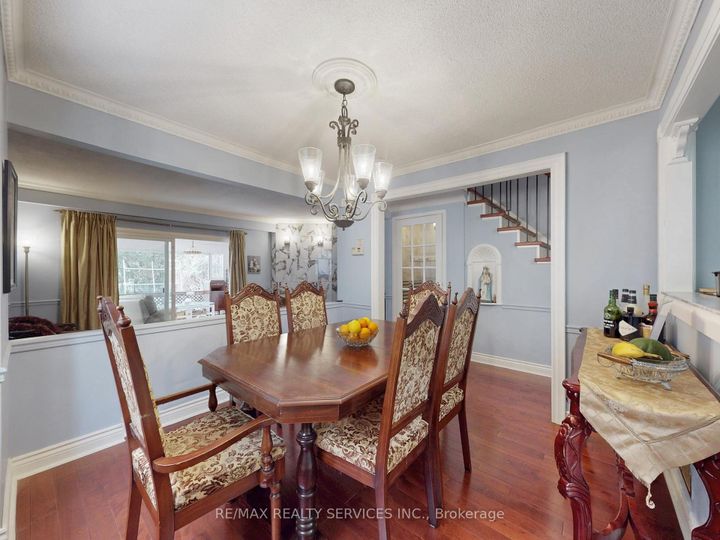 Photo 6 at 9 Malabar Crescent, Central Park, Brampton