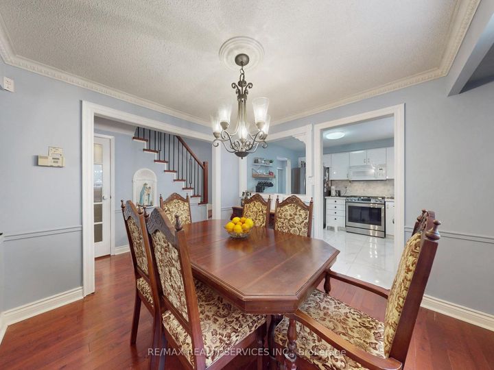 Photo 7 at 9 Malabar Crescent, Central Park, Brampton