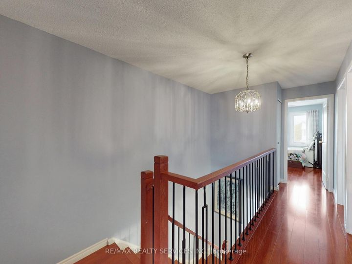 Photo 17 at 9 Malabar Crescent, Central Park, Brampton