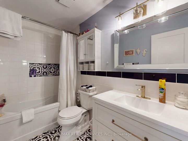 Photo 28 at 9 Malabar Crescent, Central Park, Brampton