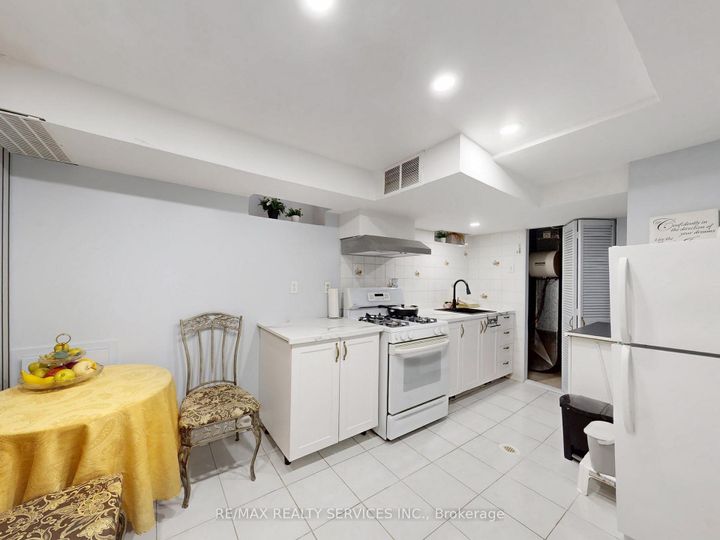 Photo 34 at 9 Malabar Crescent, Central Park, Brampton