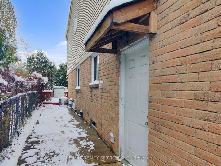 Photo 44 at 9 Malabar Crescent, Central Park, Brampton