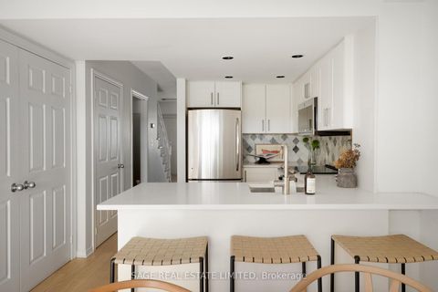 Photo 15 at 119 - 208 Niagara Street, Niagara, Toronto