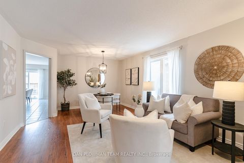 Photo 2 at 51 Hutton Place, Bowmanville, Clarington