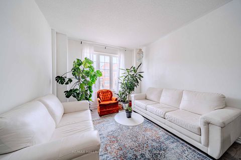 Photo 8 at 19 Kidd Terrace, York University Heights, Toronto