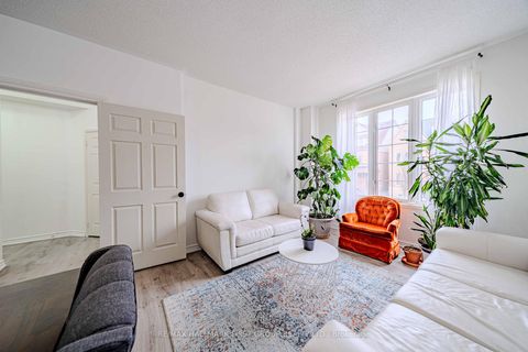 Photo 9 at 19 Kidd Terrace, York University Heights, Toronto