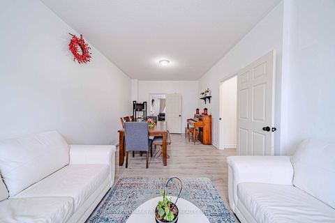 Photo 10 at 19 Kidd Terrace, York University Heights, Toronto