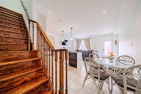 Photo 11 at 19 Kidd Terrace, York University Heights, Toronto