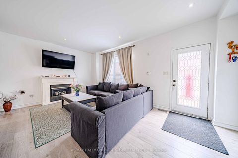 Photo 14 at 19 Kidd Terrace, York University Heights, Toronto