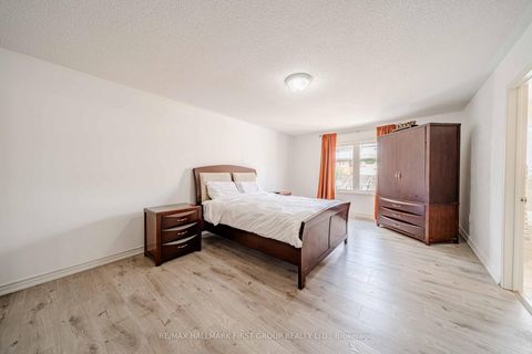 Photo 26 at 19 Kidd Terrace, York University Heights, Toronto