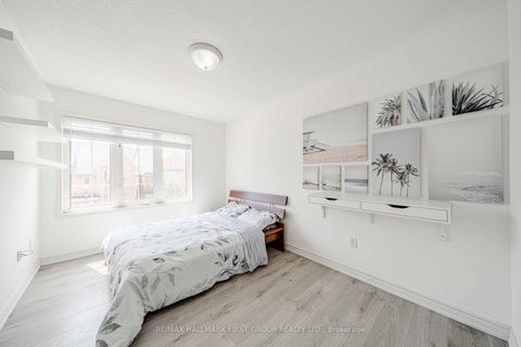 Photo 31 at 19 Kidd Terrace, York University Heights, Toronto