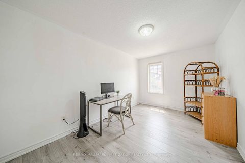Photo 33 at 19 Kidd Terrace, York University Heights, Toronto