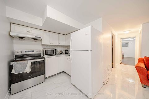 Photo 39 at 19 Kidd Terrace, York University Heights, Toronto