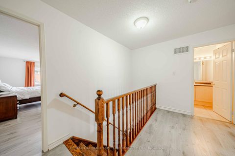 Photo 43 at 19 Kidd Terrace, York University Heights, Toronto