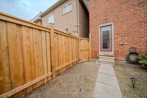 Photo 46 at 19 Kidd Terrace, York University Heights, Toronto