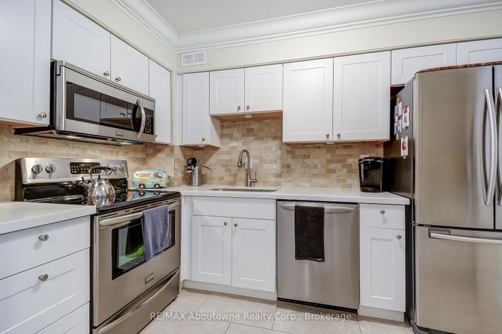 Photo 13 at 401 - 212 Kerr Street, CO Central, Oakville