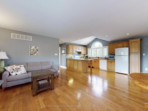 Photo 14 at 99 Hurd Street, Raglan, Oshawa