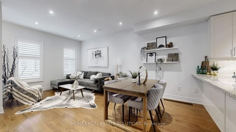 Photo 4 at 5 - 30 Hargrave Lane, York Mills, Toronto