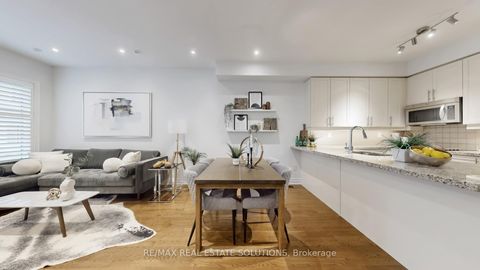 Photo 5 at 5 - 30 Hargrave Lane, York Mills, Toronto