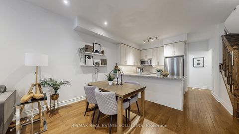 Photo 6 at 5 - 30 Hargrave Lane, York Mills, Toronto