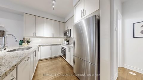 Photo 8 at 5 - 30 Hargrave Lane, York Mills, Toronto