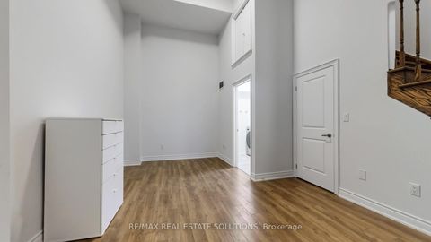 Photo 23 at 5 - 30 Hargrave Lane, York Mills, Toronto