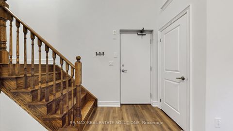 Photo 25 at 5 - 30 Hargrave Lane, York Mills, Toronto