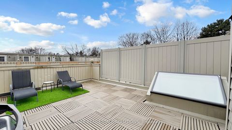 Photo 28 at 5 - 30 Hargrave Lane, York Mills, Toronto